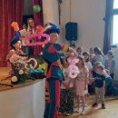 O-koliko-veselja-so-naredile-zivalice-iz-balonov-izpod-rok-spretnega-Jakoba-Berganta